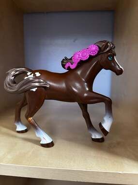 Winner's Stable 6.5-Inch Collectible Horse Figure - Toffee